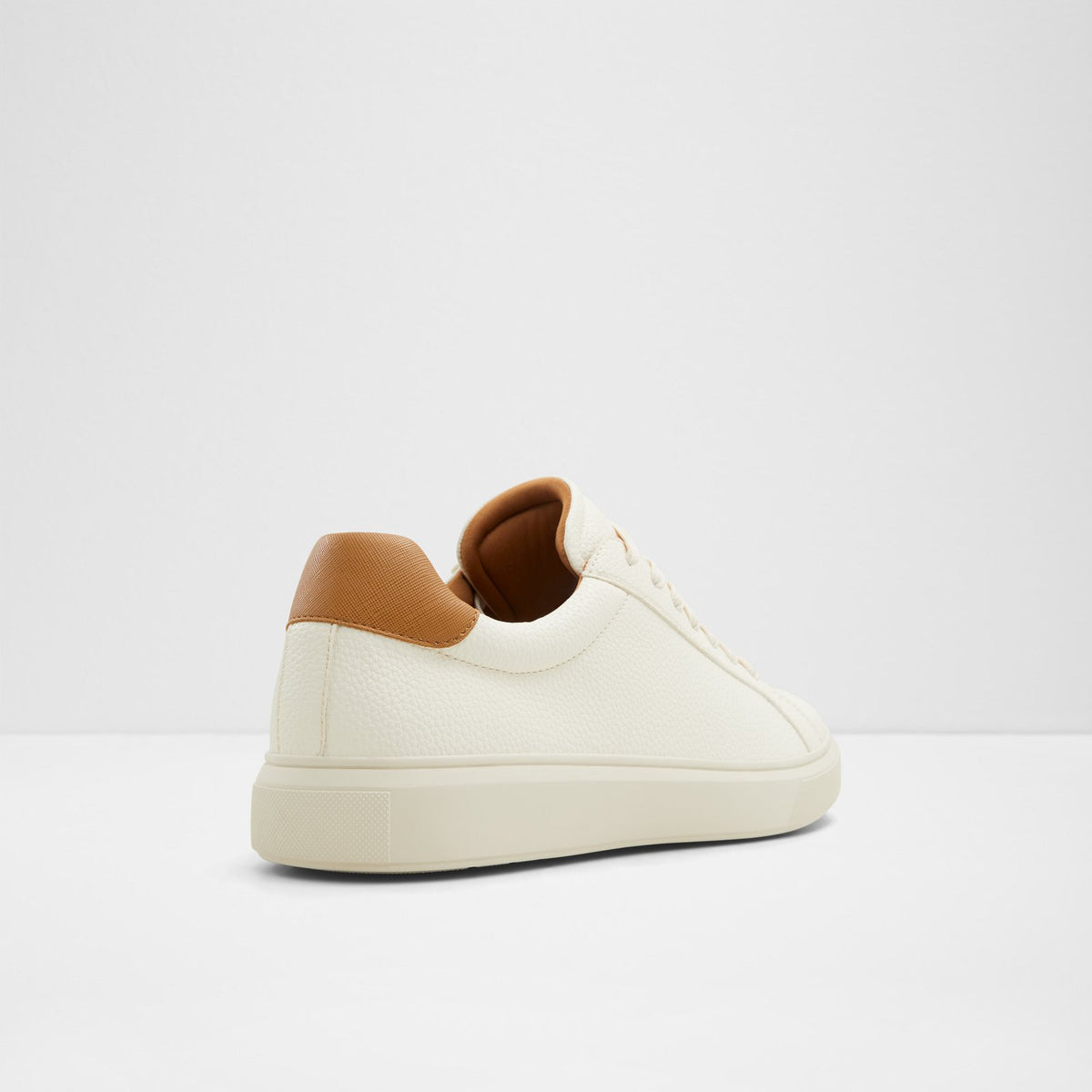 Clubmember - Ivory - image 1