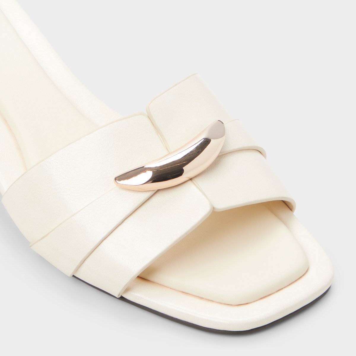 Darrby - Light Yellow - image 3