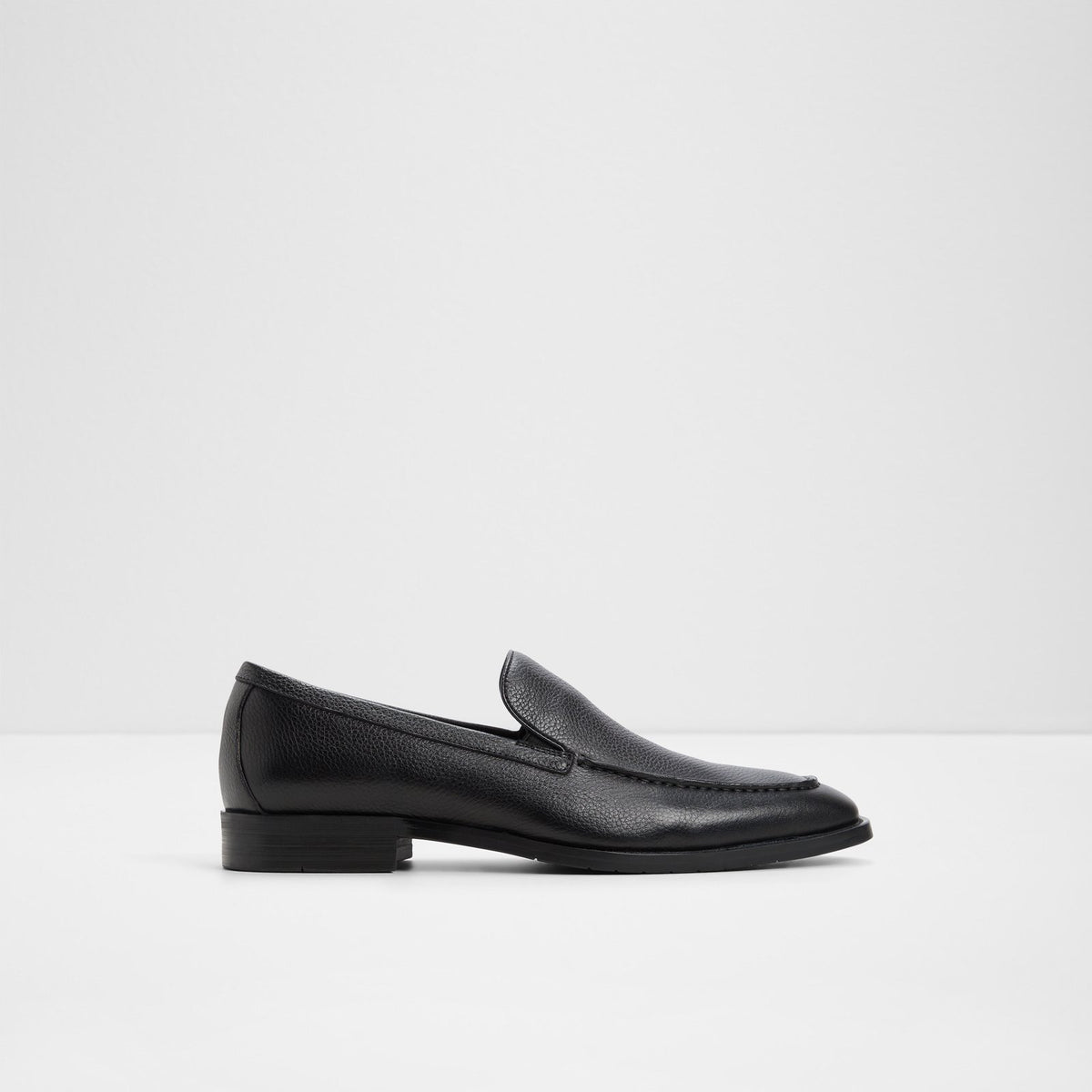 Heriot - Black - square image