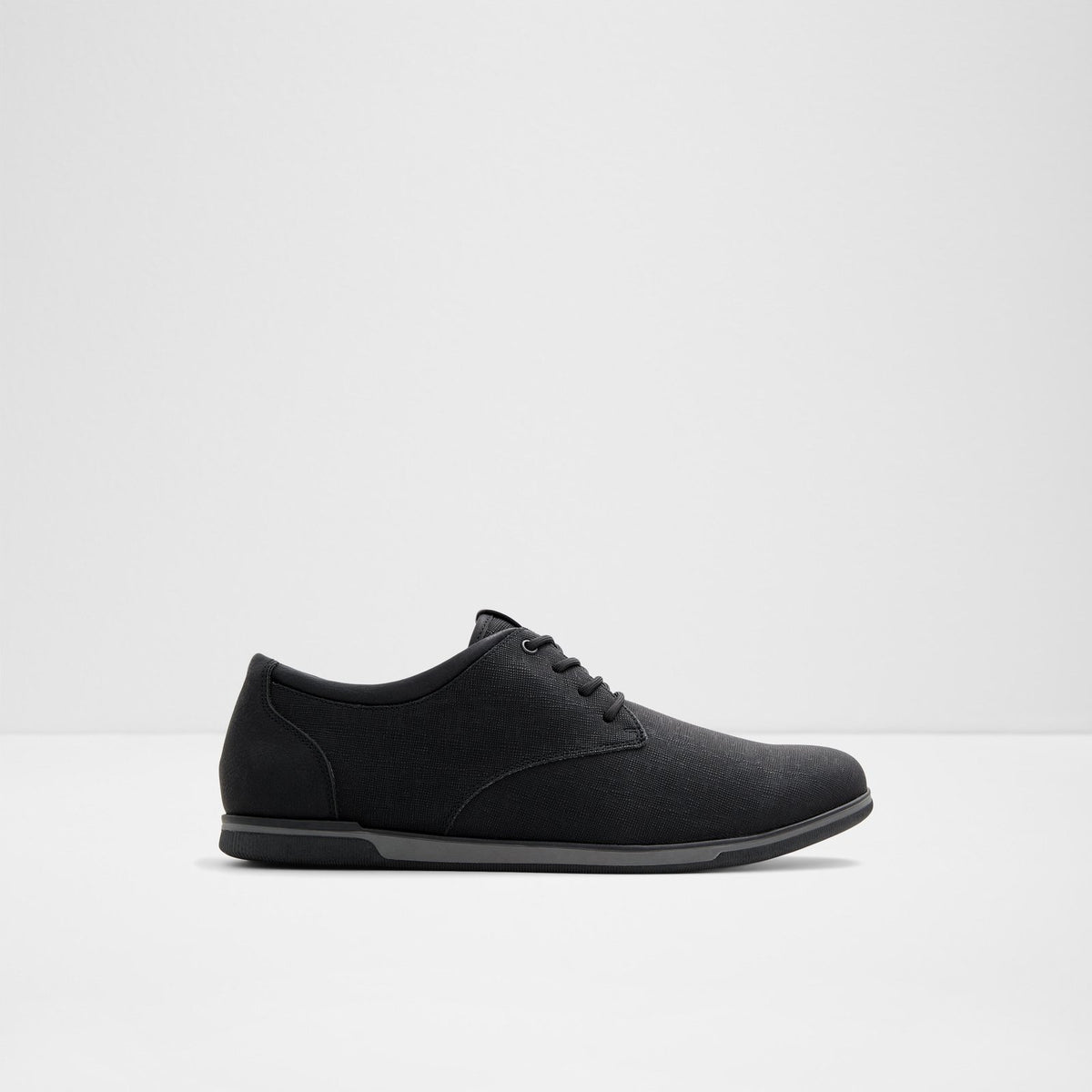 Heron - Black (004) - square image