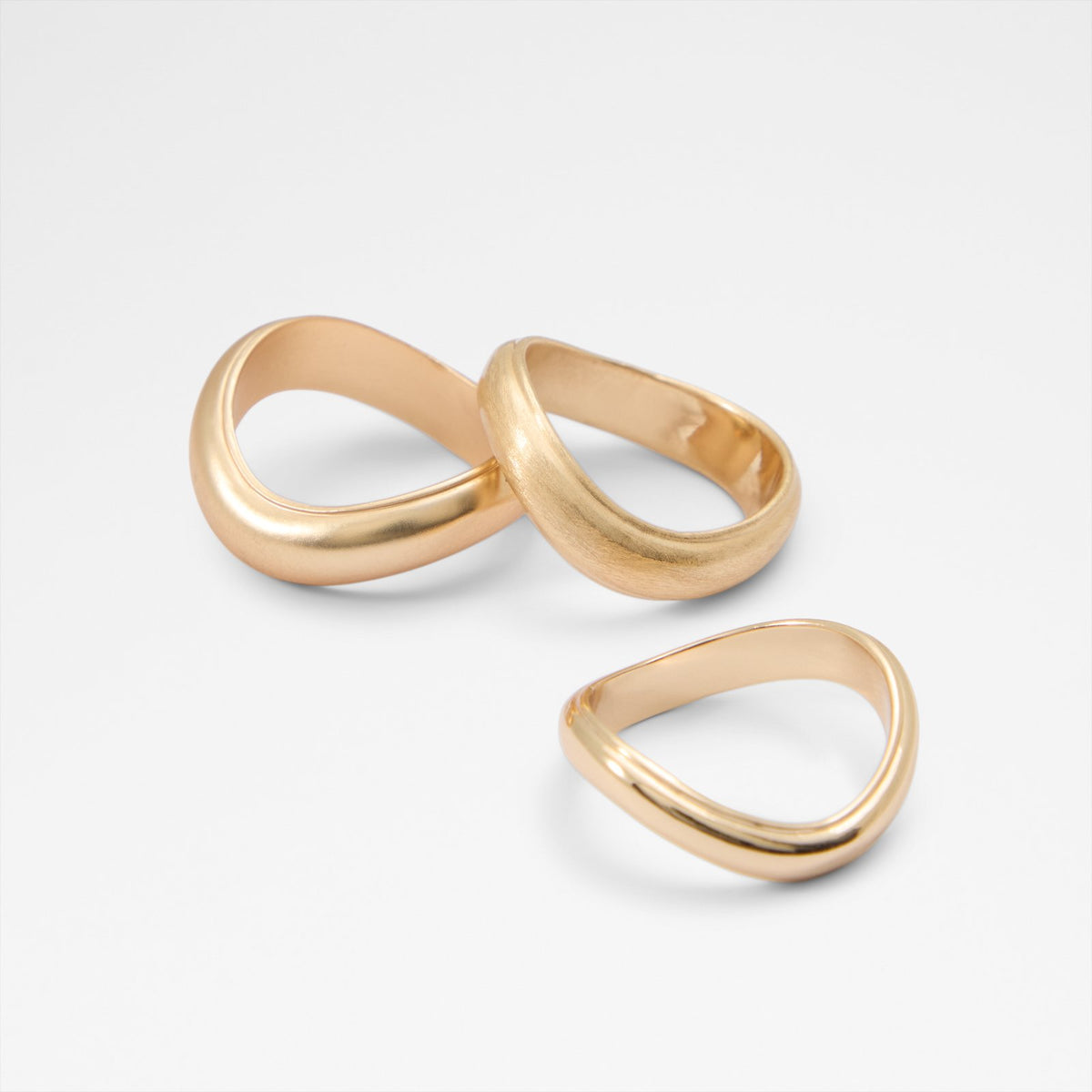 Onmywavy - Gold - square image