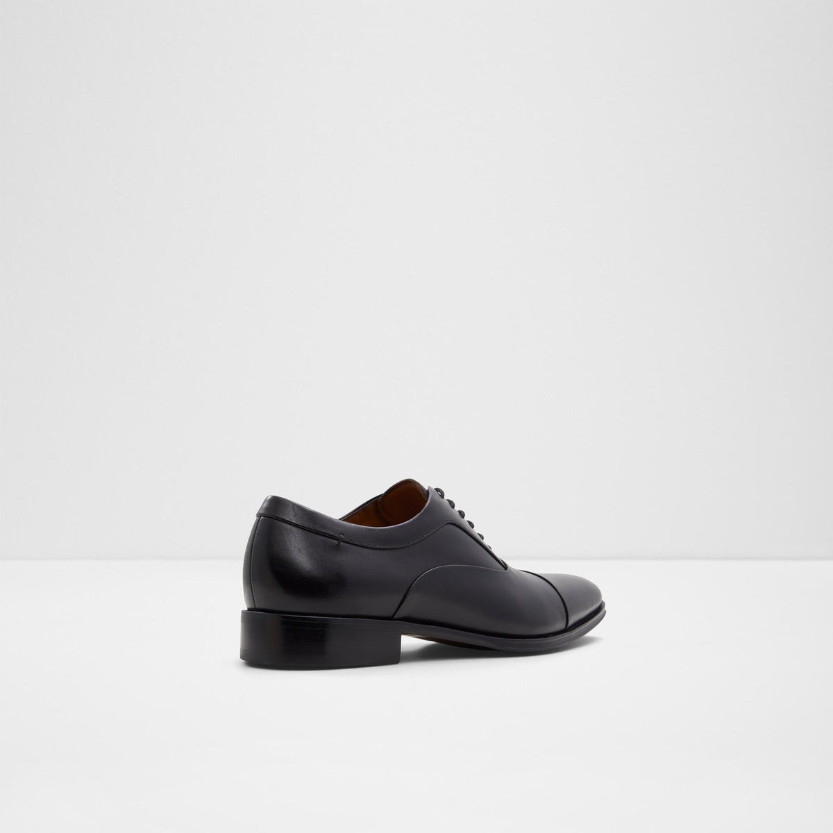 Osborne - BLACK - image 1