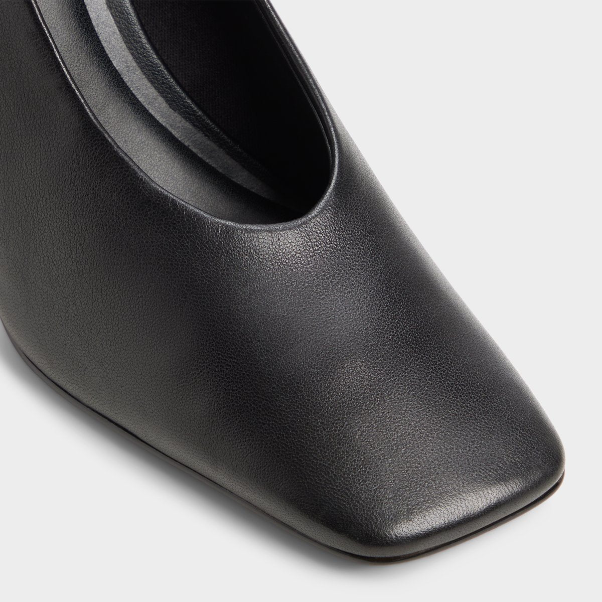Velia - Black - image 4